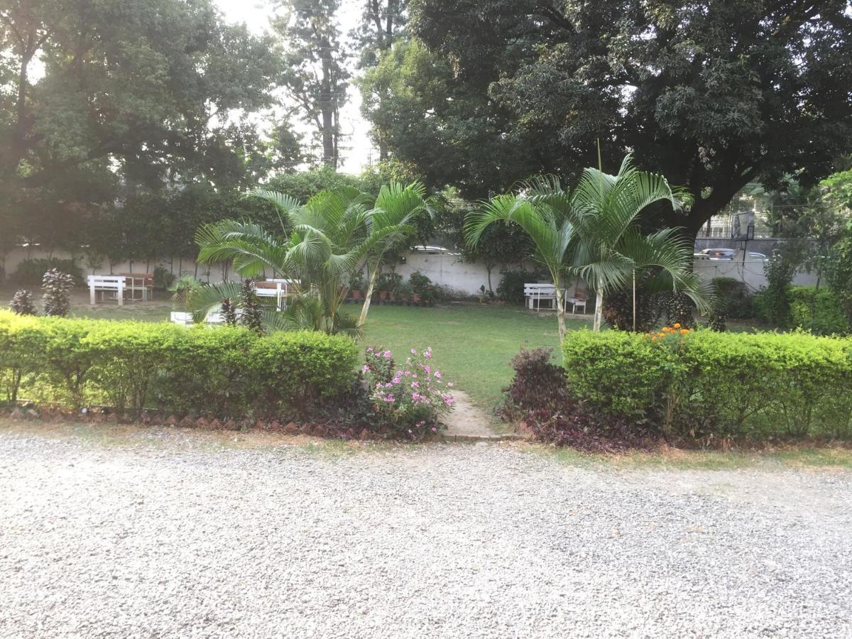 Hotel White House Dehradun Exterior foto