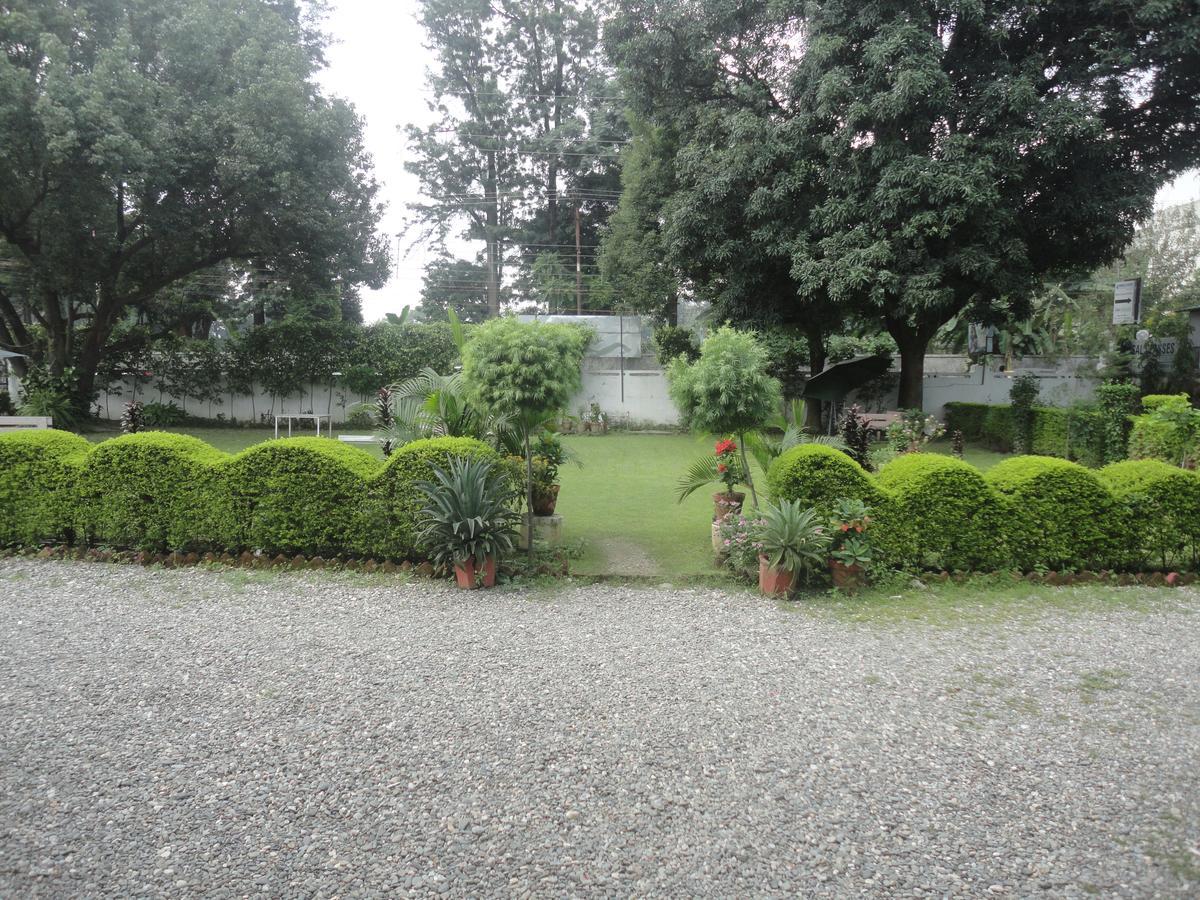 Hotel White House Dehradun Exterior foto
